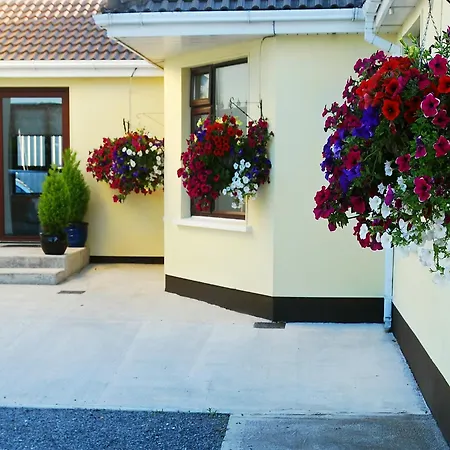 Апартаменты Hillview Self Catering *