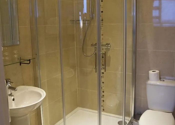Hillview Self Catering Апартаменты *