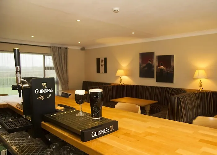 Hillview Self Catering Апартаменты *