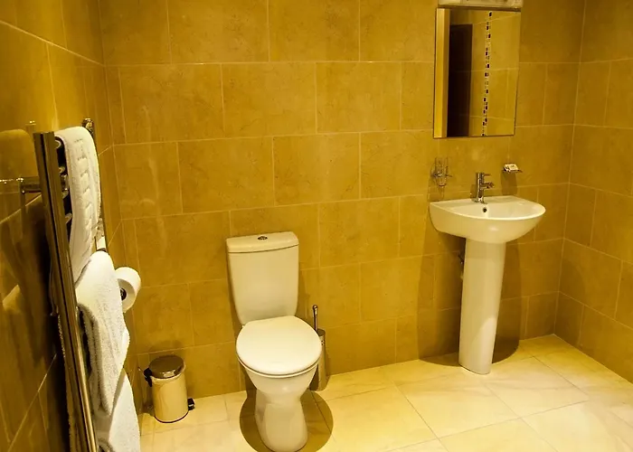 Hillview Self Catering Апартаменты *